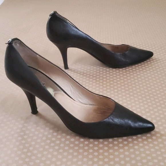 Michael Kors Shoes - Michael Kors Black Leather Pointy Pumps
